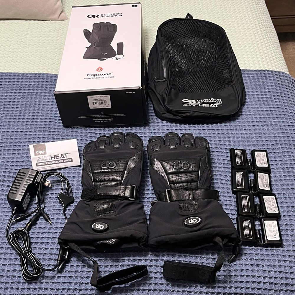 Outdoor Research Capstone Heated gloves
- unisex size small